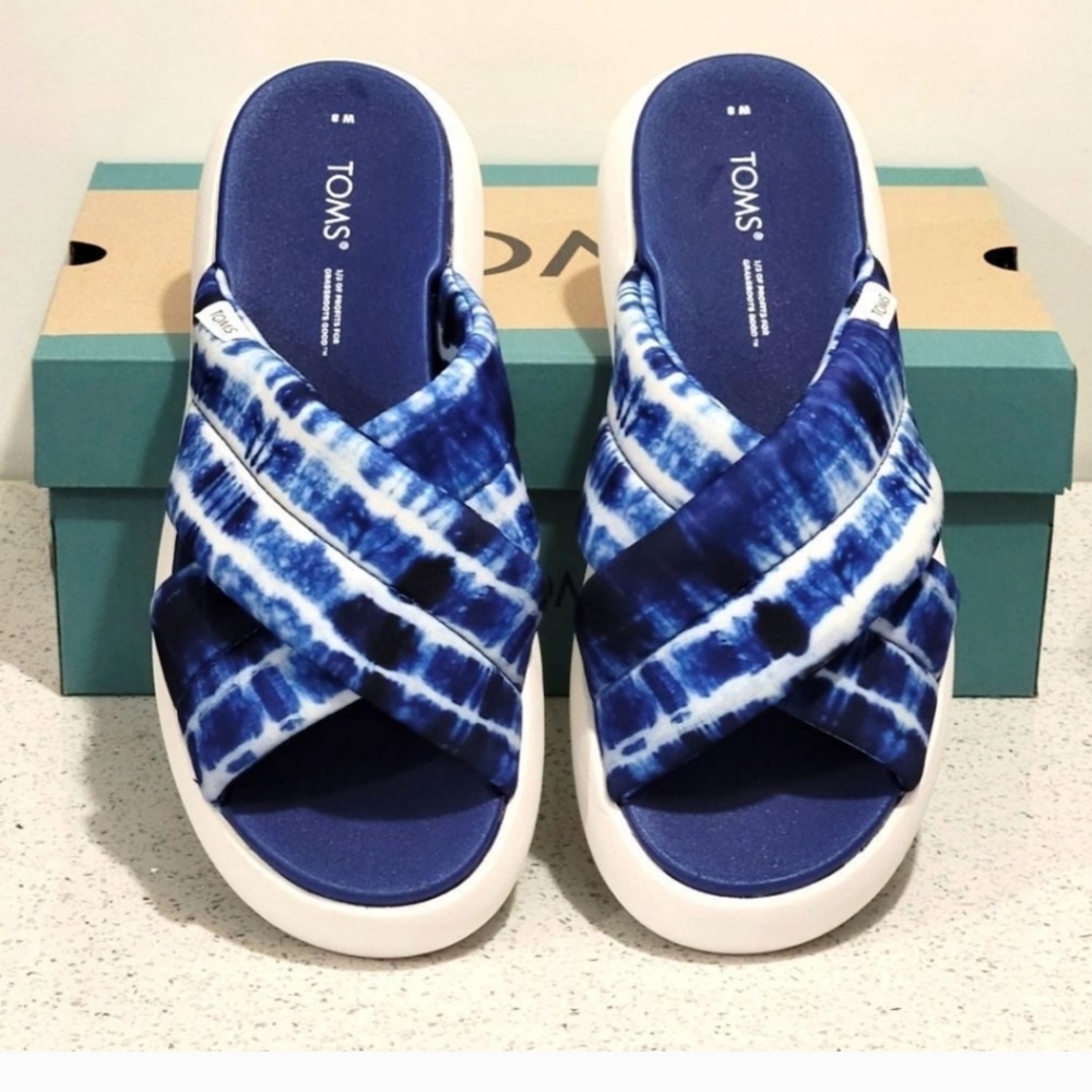 Toms tie dye sandles. NEW IN BOX SZ 10